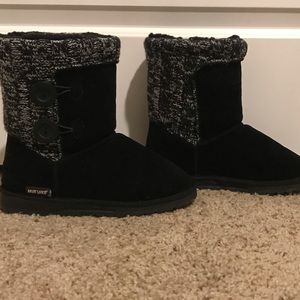 Size 7 Mukluks Boot